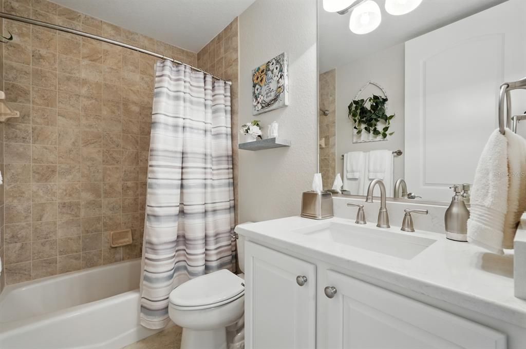 Под контрактом: $550,000 (3 спален, 2 ванн, 2501 Квадратных фут)