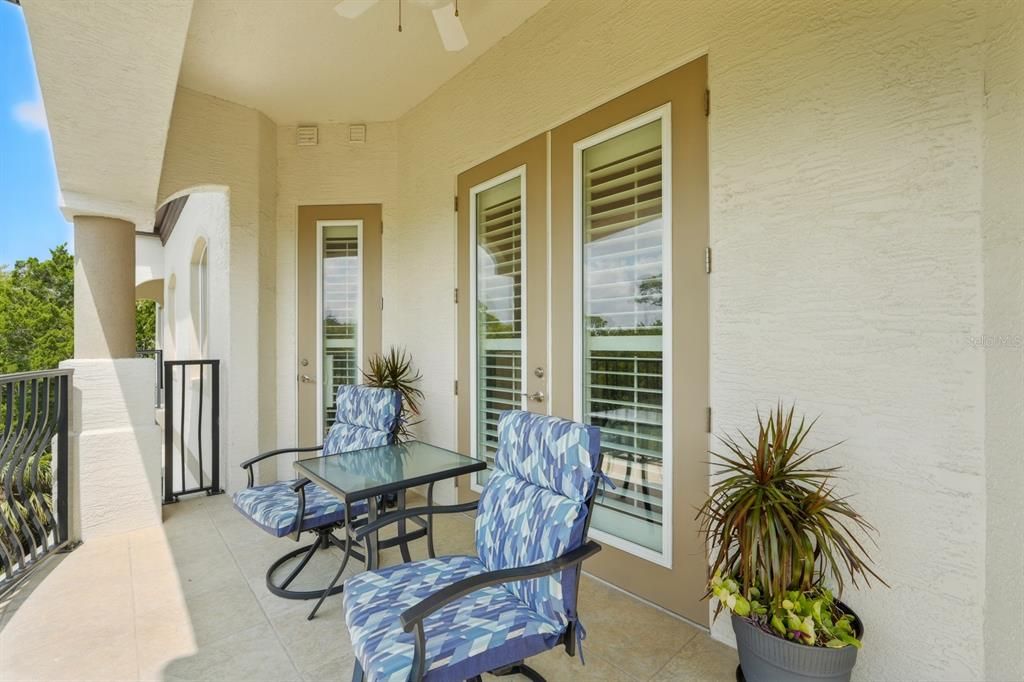 Под контрактом: $550,000 (3 спален, 2 ванн, 2501 Квадратных фут)