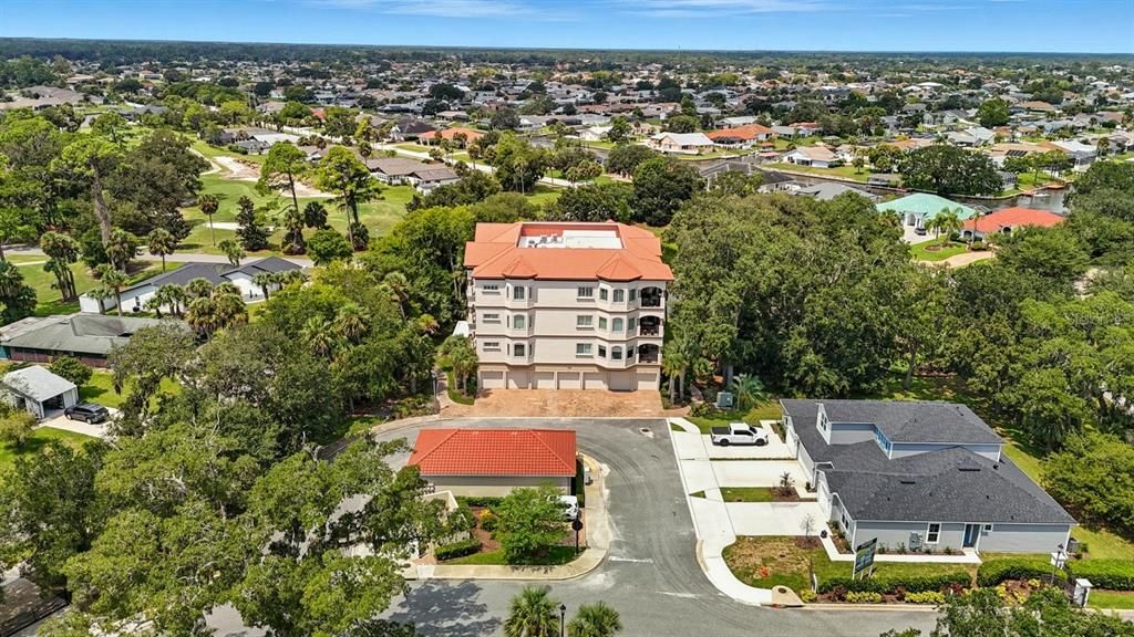 Под контрактом: $550,000 (3 спален, 2 ванн, 2501 Квадратных фут)