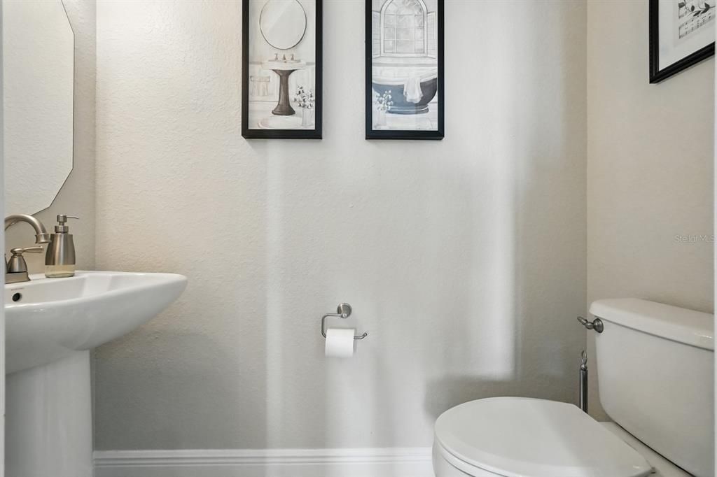 Под контрактом: $550,000 (3 спален, 2 ванн, 2501 Квадратных фут)