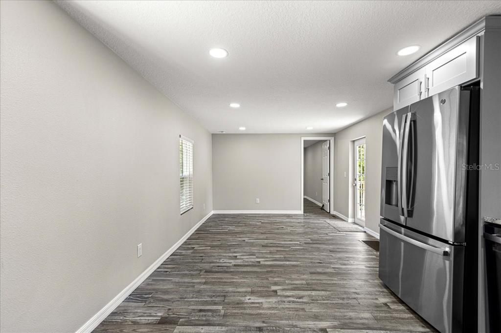 待售: $535,000 (6 贝兹, 4 浴室, 2328 平方英尺)