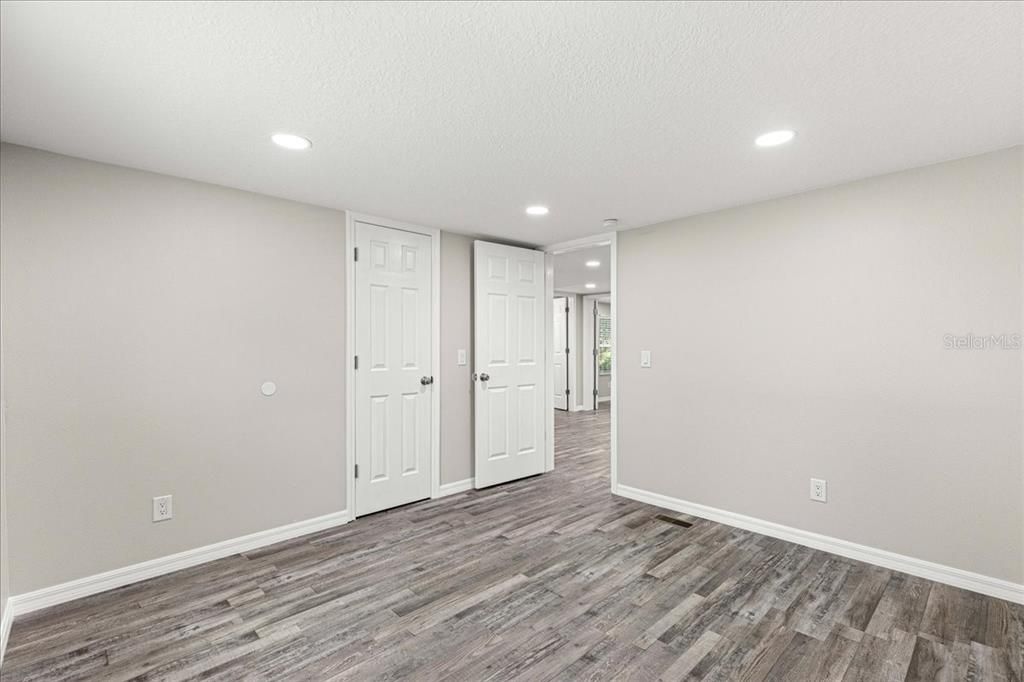 待售: $535,000 (6 贝兹, 4 浴室, 2328 平方英尺)