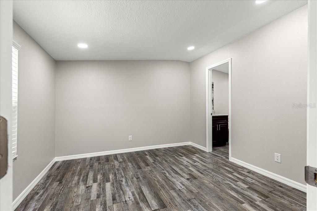 待售: $535,000 (6 贝兹, 4 浴室, 2328 平方英尺)