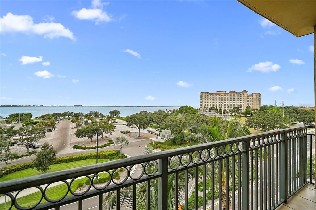 Active With Contract: $609,000 (3 beds, 2 baths, 1447 Square Feet)