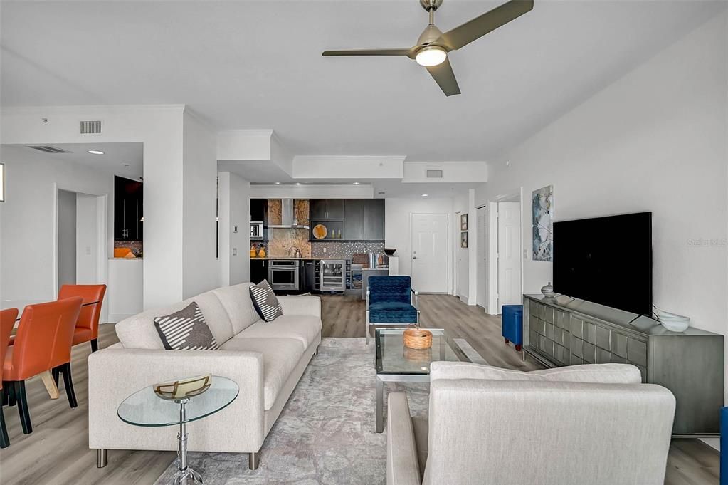 Active With Contract: $609,000 (3 beds, 2 baths, 1447 Square Feet)