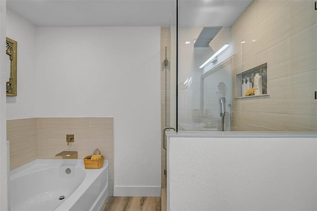 Active With Contract: $609,000 (3 beds, 2 baths, 1447 Square Feet)