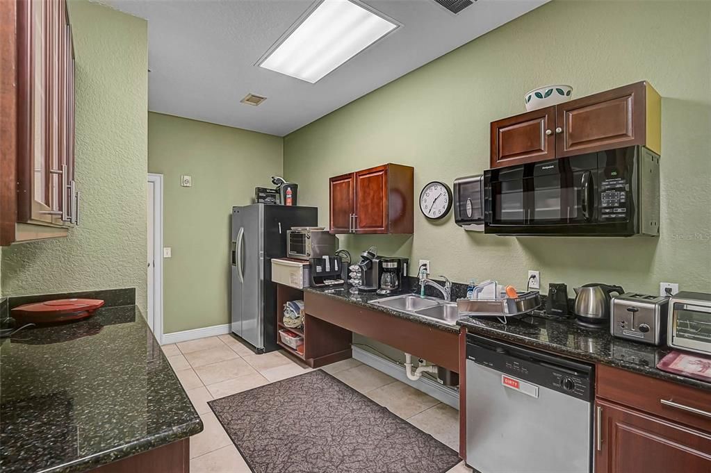 Active With Contract: $609,000 (3 beds, 2 baths, 1447 Square Feet)