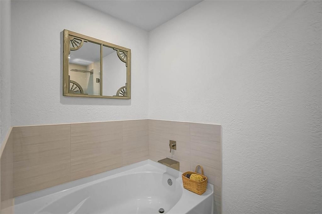 Active With Contract: $609,000 (3 beds, 2 baths, 1447 Square Feet)