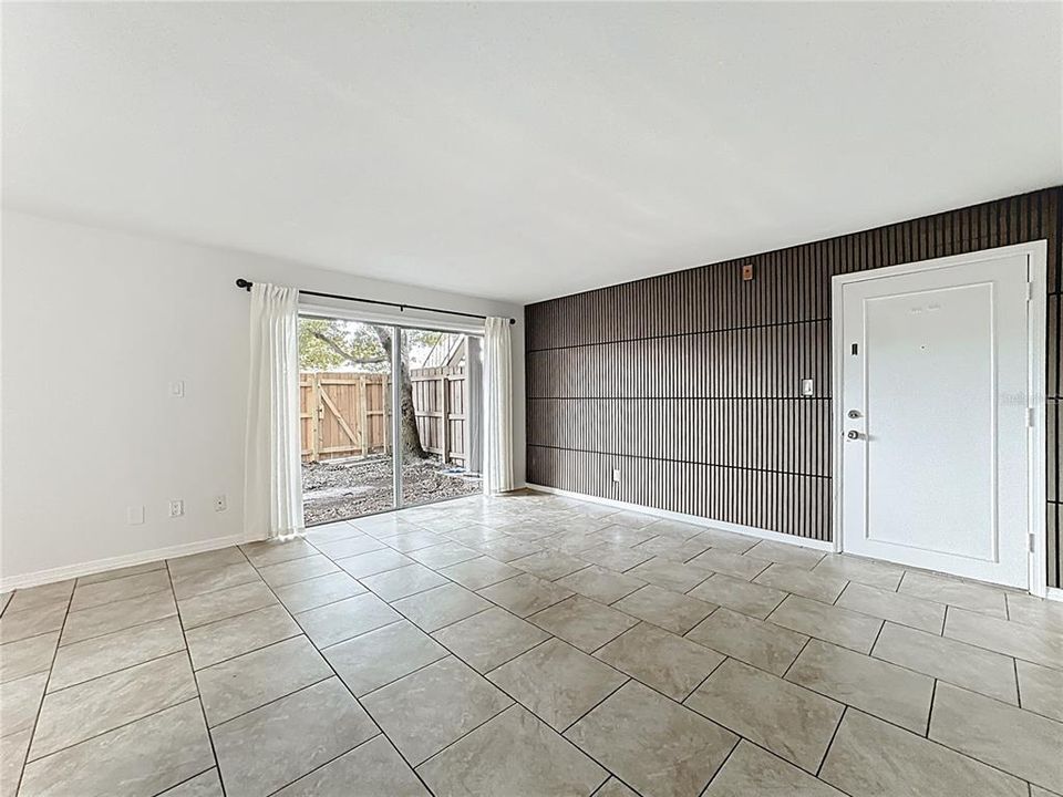 For Sale: $175,000 (2 beds, 1 baths, 891 Square Feet)