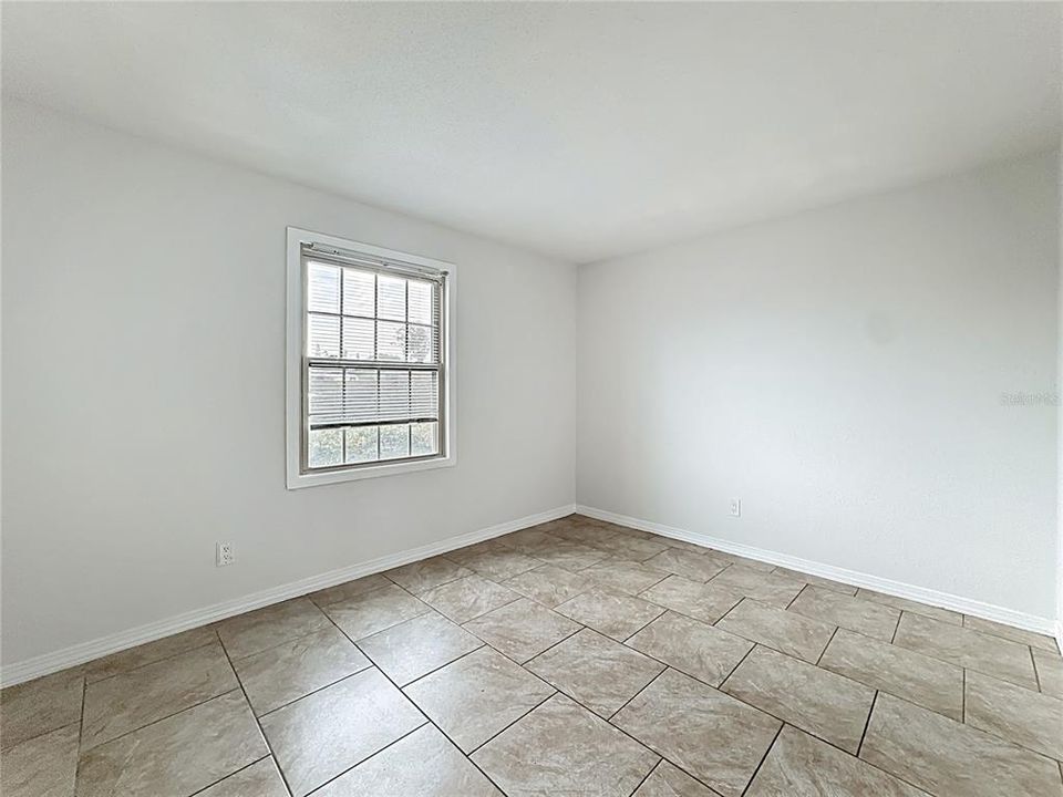 For Sale: $175,000 (2 beds, 1 baths, 891 Square Feet)