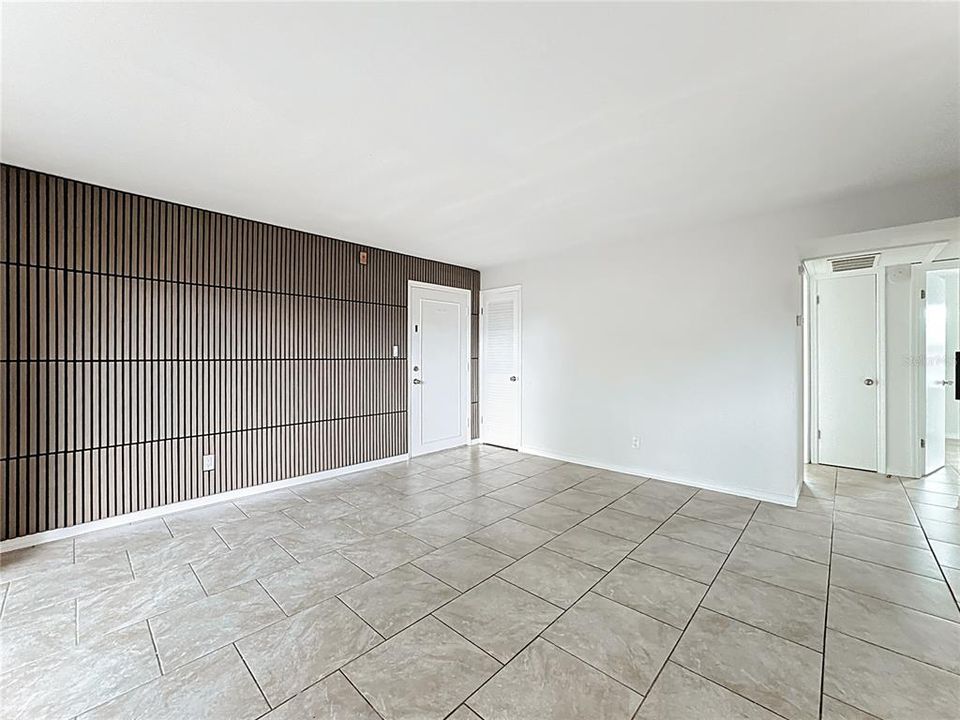 For Sale: $175,000 (2 beds, 1 baths, 891 Square Feet)