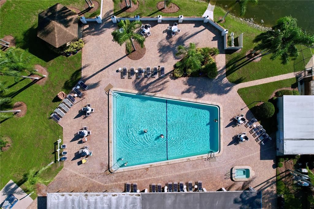 Под контрактом: $219,999 (2 спален, 2 ванн, 1135 Квадратных фут)