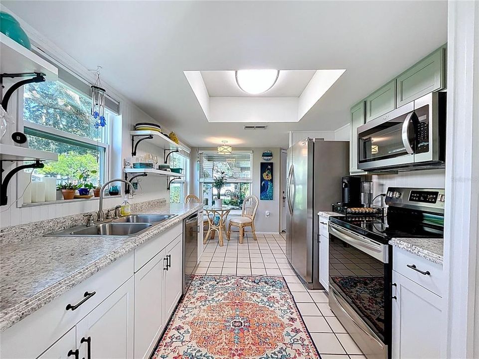 Под контрактом: $219,999 (2 спален, 2 ванн, 1135 Квадратных фут)