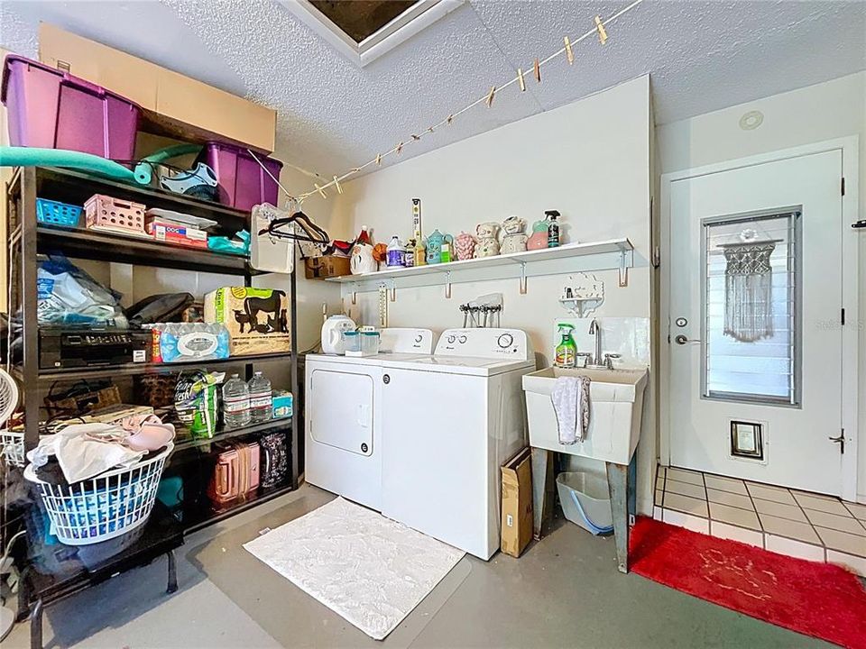 Под контрактом: $219,999 (2 спален, 2 ванн, 1135 Квадратных фут)