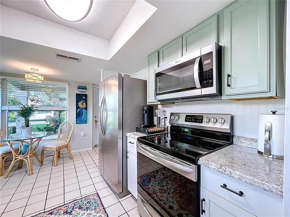 Под контрактом: $219,999 (2 спален, 2 ванн, 1135 Квадратных фут)