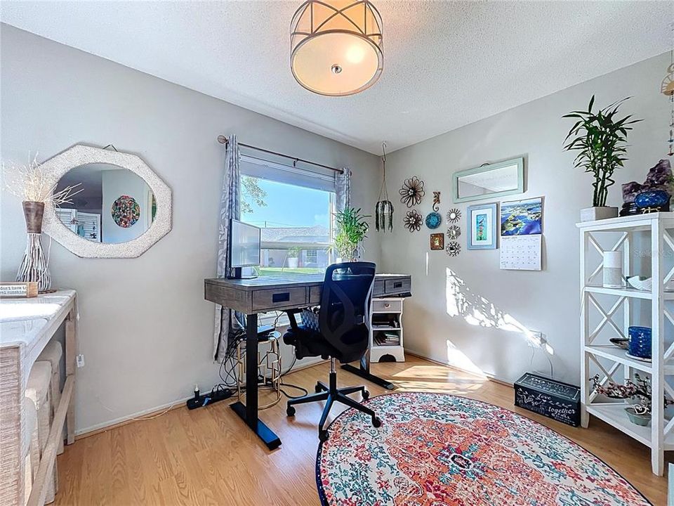 Под контрактом: $219,999 (2 спален, 2 ванн, 1135 Квадратных фут)