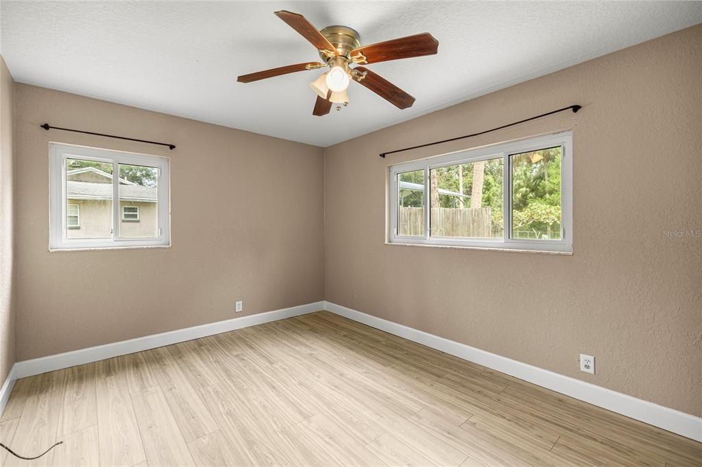 For Sale: $260,000 (3 beds, 2 baths, 1414 Square Feet)