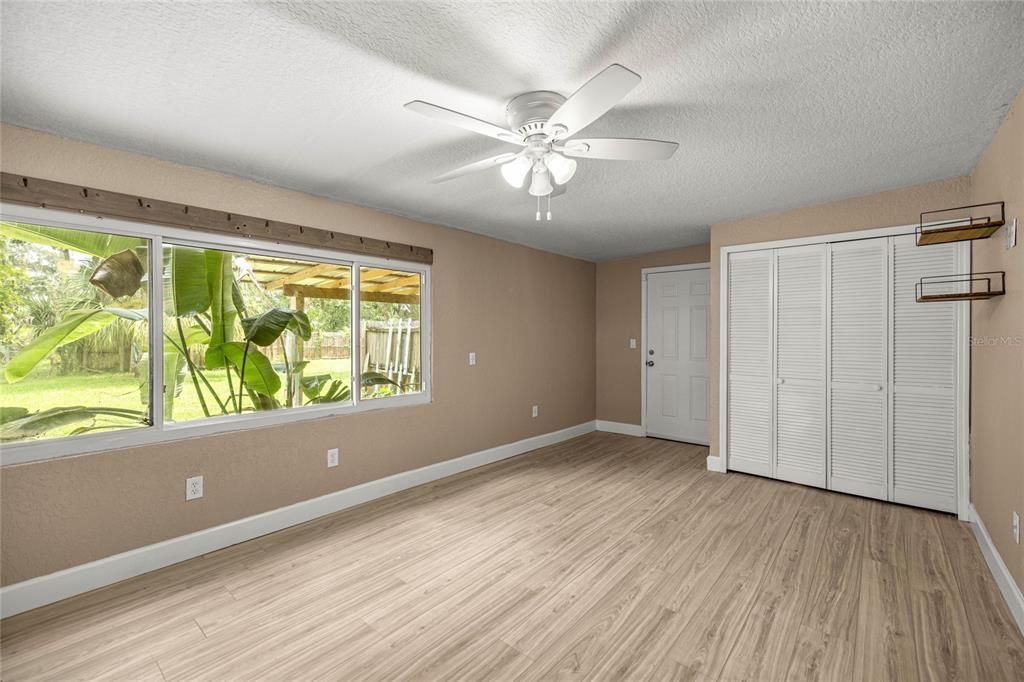 For Sale: $260,000 (3 beds, 2 baths, 1414 Square Feet)