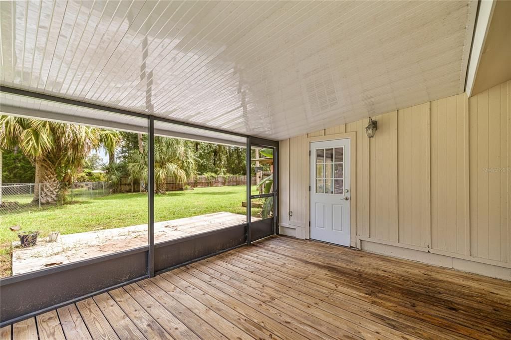 For Sale: $260,000 (3 beds, 2 baths, 1414 Square Feet)