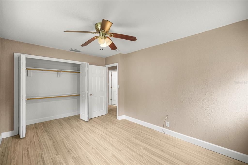 For Sale: $260,000 (3 beds, 2 baths, 1414 Square Feet)