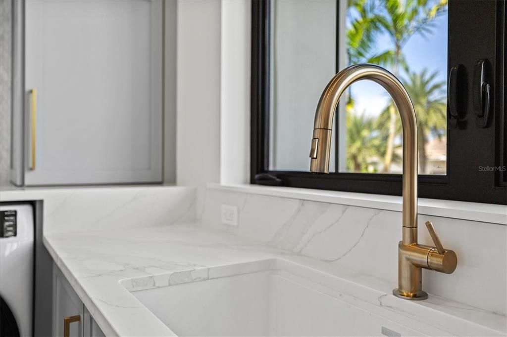 待售: $5,650,000 (4 贝兹, 4 浴室, 3737 平方英尺)