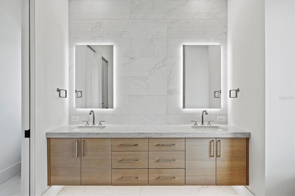 待售: $5,650,000 (4 贝兹, 4 浴室, 3737 平方英尺)