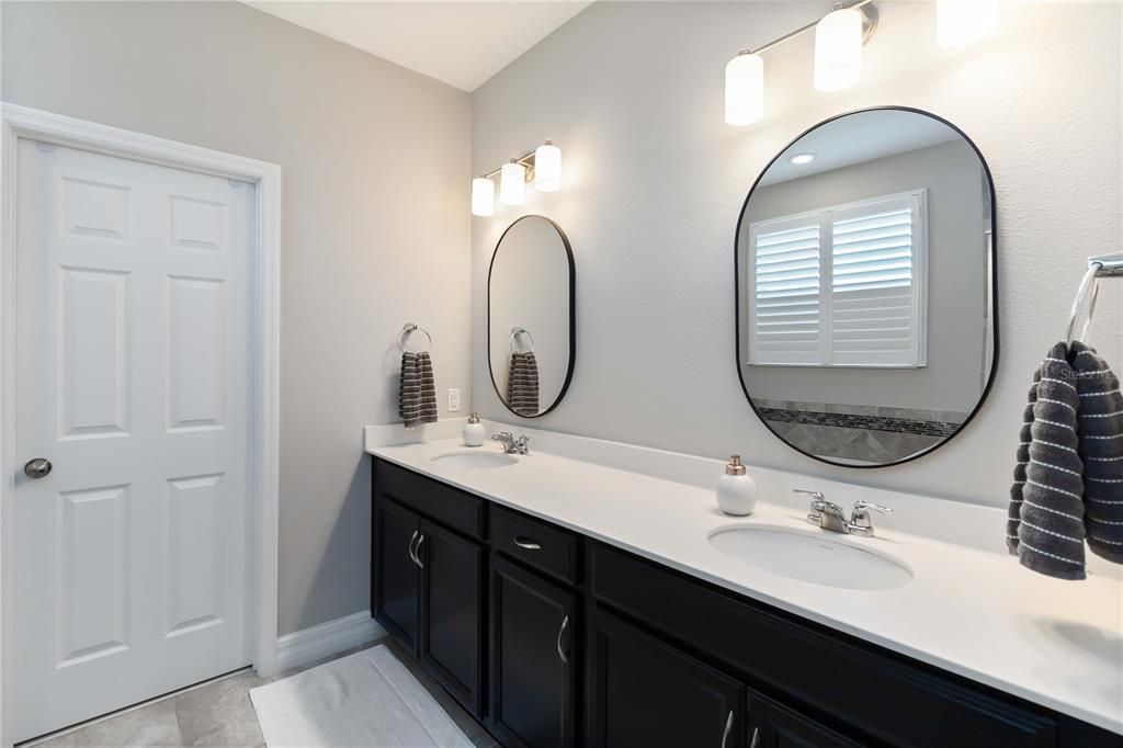 Active With Contract: $589,900 (3 beds, 2 baths, 2412 Square Feet)