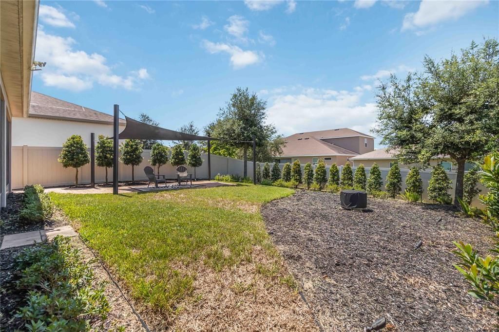 Active With Contract: $589,900 (3 beds, 2 baths, 2412 Square Feet)