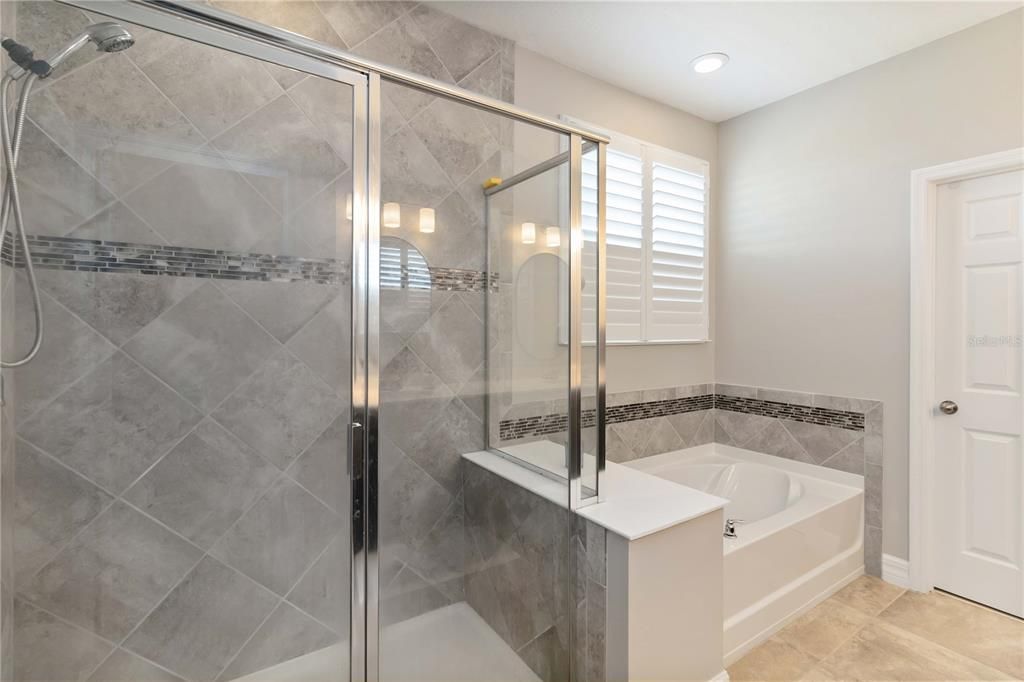 Active With Contract: $589,900 (3 beds, 2 baths, 2412 Square Feet)