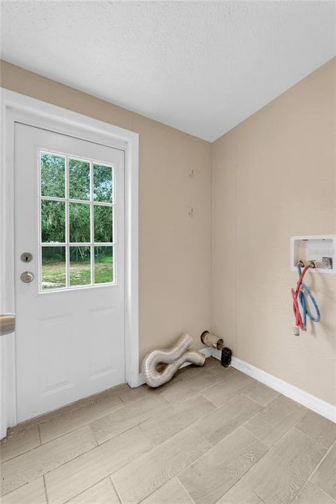 待售: $215,000 (3 贝兹, 2 浴室, 1008 平方英尺)