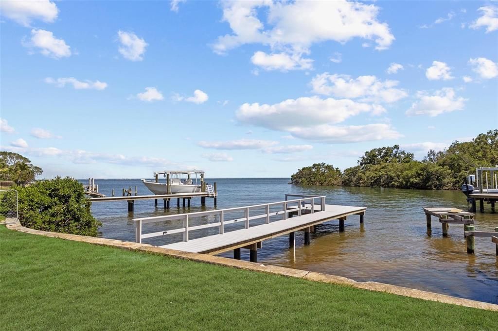 For Sale: $1,900,000 (4 beds, 4 baths, 3477 Square Feet)