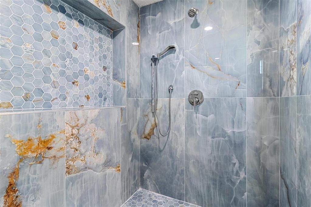 For Sale: $1,900,000 (4 beds, 4 baths, 3477 Square Feet)