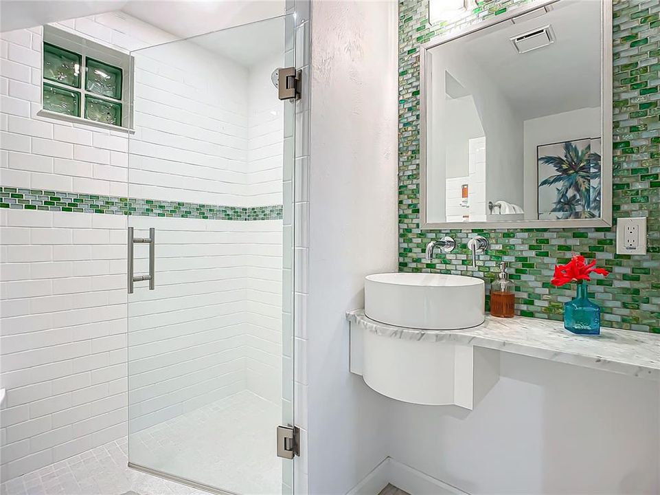 合同活跃: $7,490,000 (10 贝兹, 0 浴室, 6612 平方英尺)