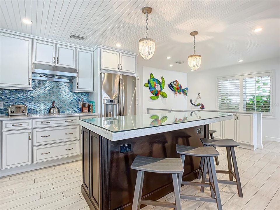 合同活跃: $7,490,000 (10 贝兹, 0 浴室, 6612 平方英尺)