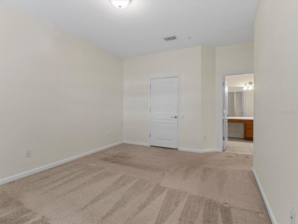 For Rent: $1,600 (3 beds, 2 baths, 1384 Square Feet)