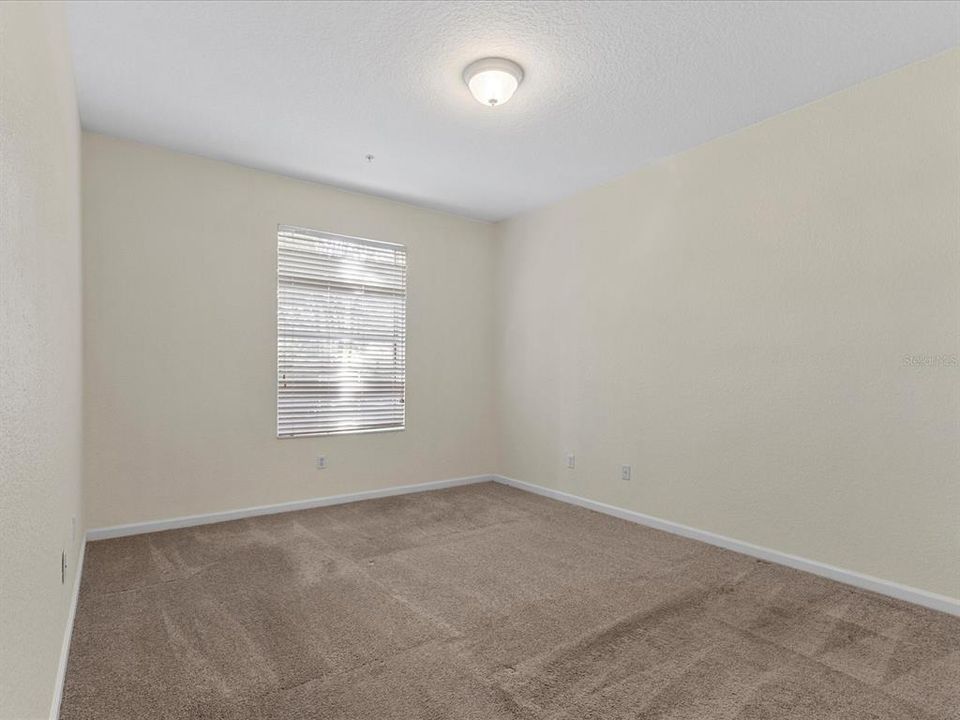 For Rent: $1,600 (3 beds, 2 baths, 1384 Square Feet)