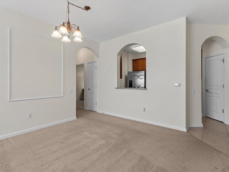 For Rent: $1,600 (3 beds, 2 baths, 1384 Square Feet)