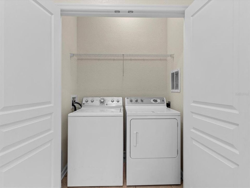 For Rent: $1,600 (3 beds, 2 baths, 1384 Square Feet)