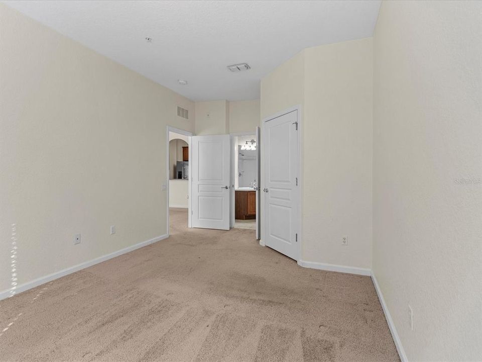 For Rent: $1,600 (3 beds, 2 baths, 1384 Square Feet)