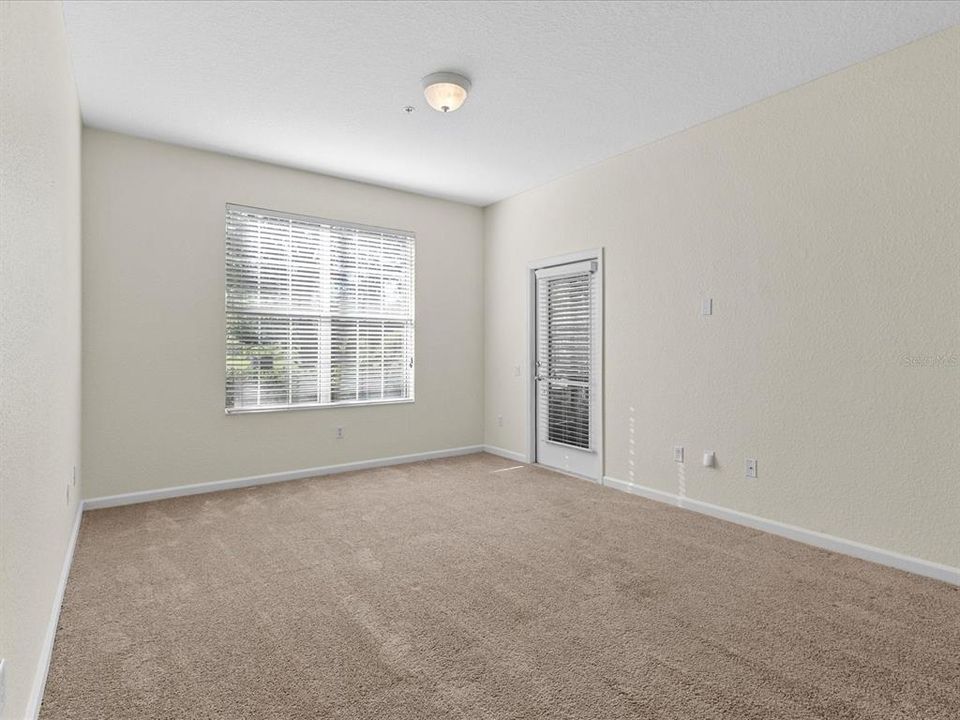 For Rent: $1,600 (3 beds, 2 baths, 1384 Square Feet)