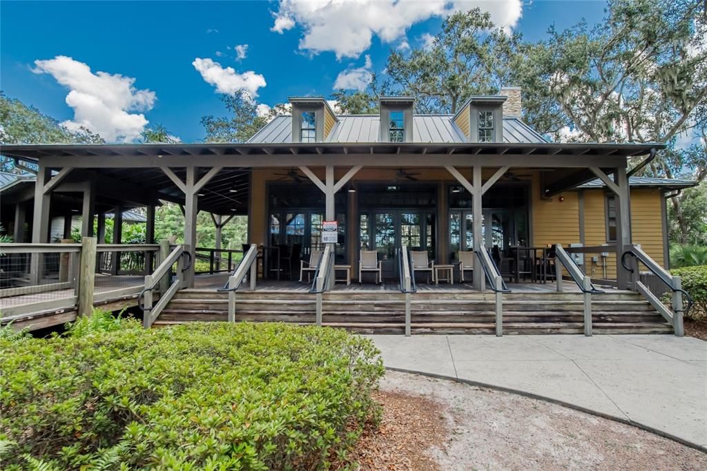 合同活跃: $635,000 (4 贝兹, 2 浴室, 2658 平方英尺)