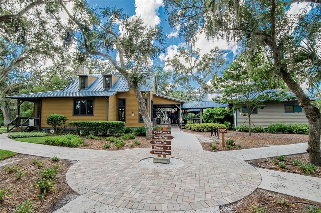 合同活跃: $635,000 (4 贝兹, 2 浴室, 2658 平方英尺)