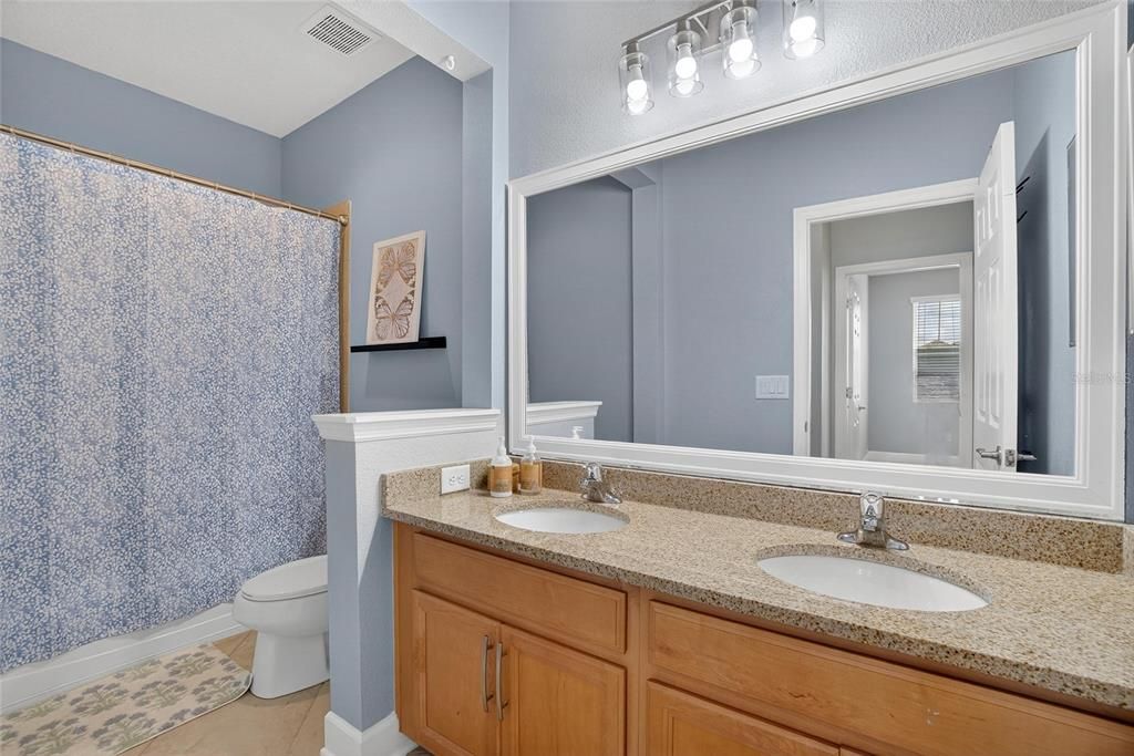 合同活跃: $635,000 (4 贝兹, 2 浴室, 2658 平方英尺)