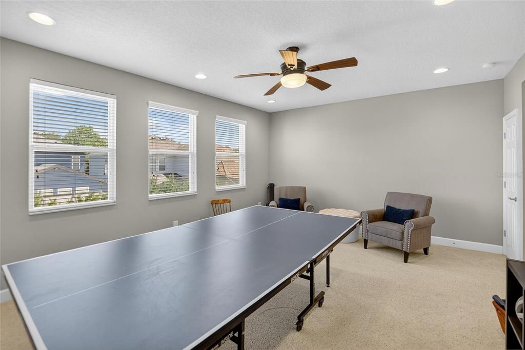 合同活跃: $635,000 (4 贝兹, 2 浴室, 2658 平方英尺)