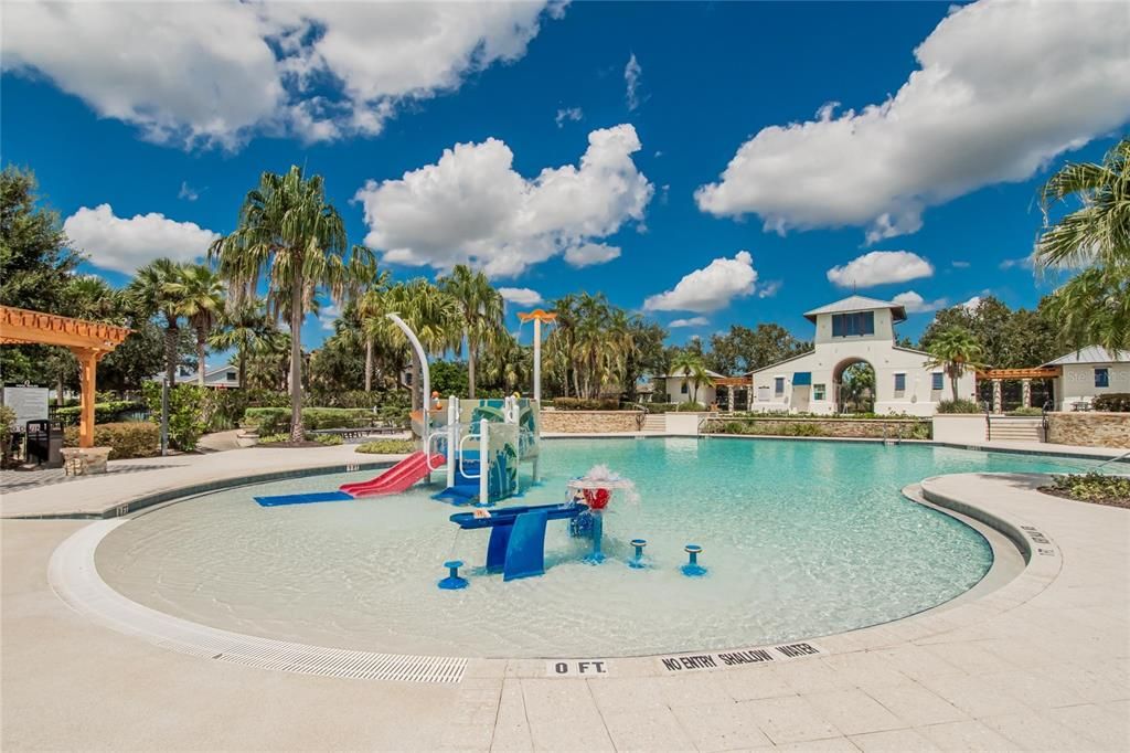 合同活跃: $635,000 (4 贝兹, 2 浴室, 2658 平方英尺)