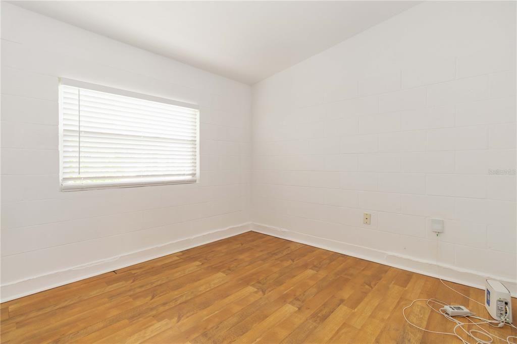 На продажу: $197,500 (2 спален, 1 ванн, 708 Квадратных фут)