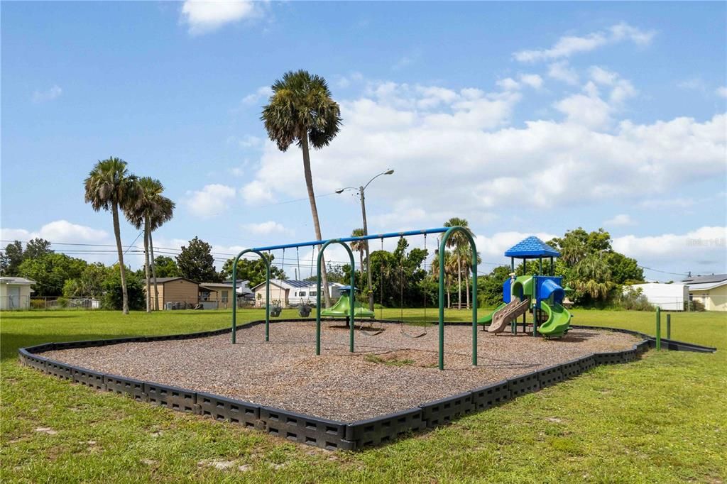 На продажу: $197,500 (2 спален, 1 ванн, 708 Квадратных фут)