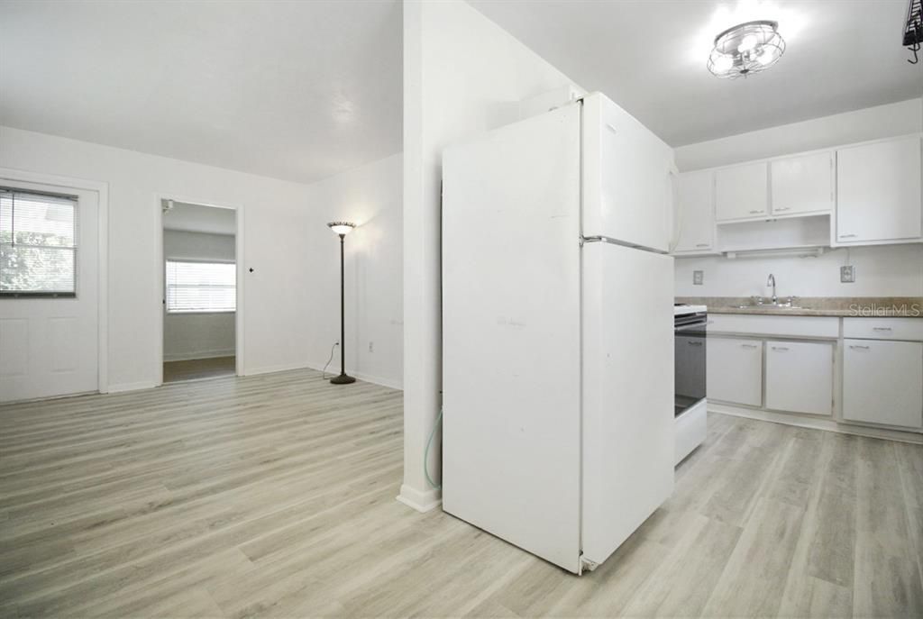 На продажу: $197,500 (2 спален, 1 ванн, 708 Квадратных фут)