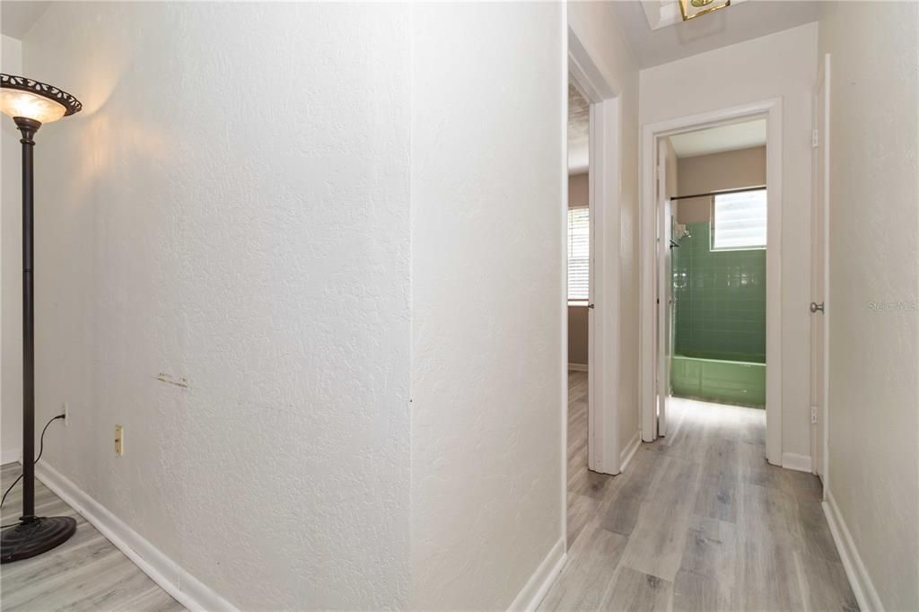 На продажу: $197,500 (2 спален, 1 ванн, 708 Квадратных фут)