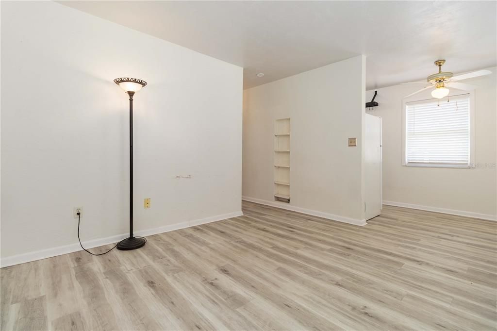 На продажу: $197,500 (2 спален, 1 ванн, 708 Квадратных фут)